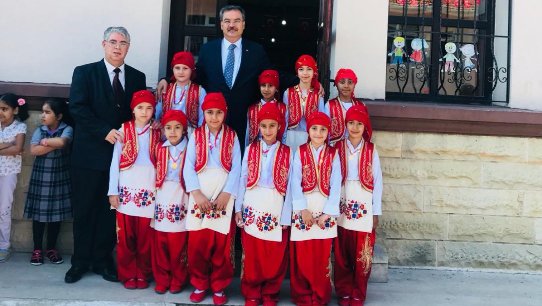 İl Millî Eğitim Müdürümüz Sayın Dr. Önder Arpacı'nın Katılımıyla Yusufhoca İlkokulu Sanat Koridorunun Açılışı Gerçekleştirildi.