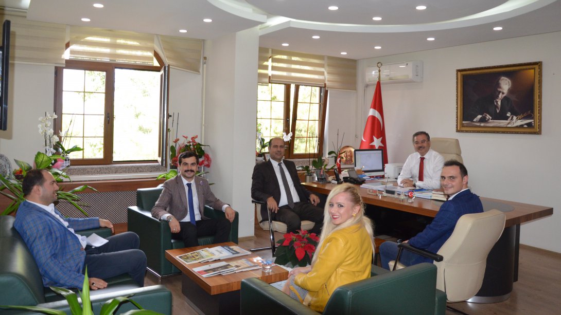 Edirne Safir Koleji Yöneticileri İl Milli Eğitim Müdürümüz Sayın Dr. Önder Arpacı'yı Makamında Ziyaret etti.