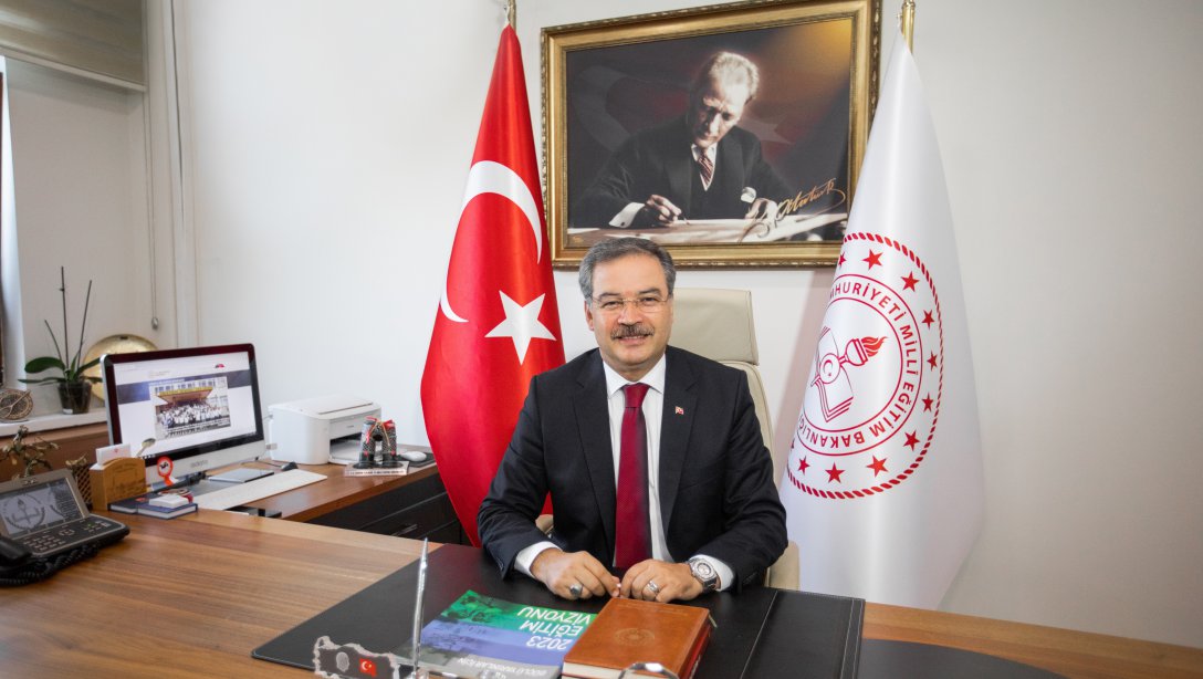 İl Millî Eğitim Müdürümüz Sayın Dr. Önder Arpacı'nın Cumhuriyet Bayramı Kutlama Mesajı