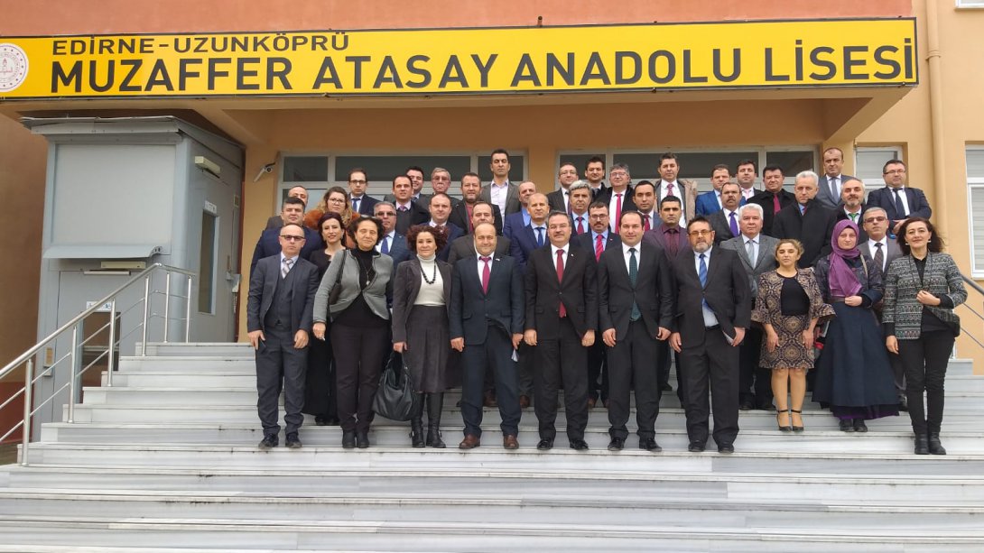 İl Millî Eğitim Müdürümüz Sayın Dr. Önder Arpacı, Edirne'de Eğitimde Başarıyı Artırma Projesi kapsamında Uzunköprü İlçe Eğitim Kurumu yöneticileri ile buluştu.