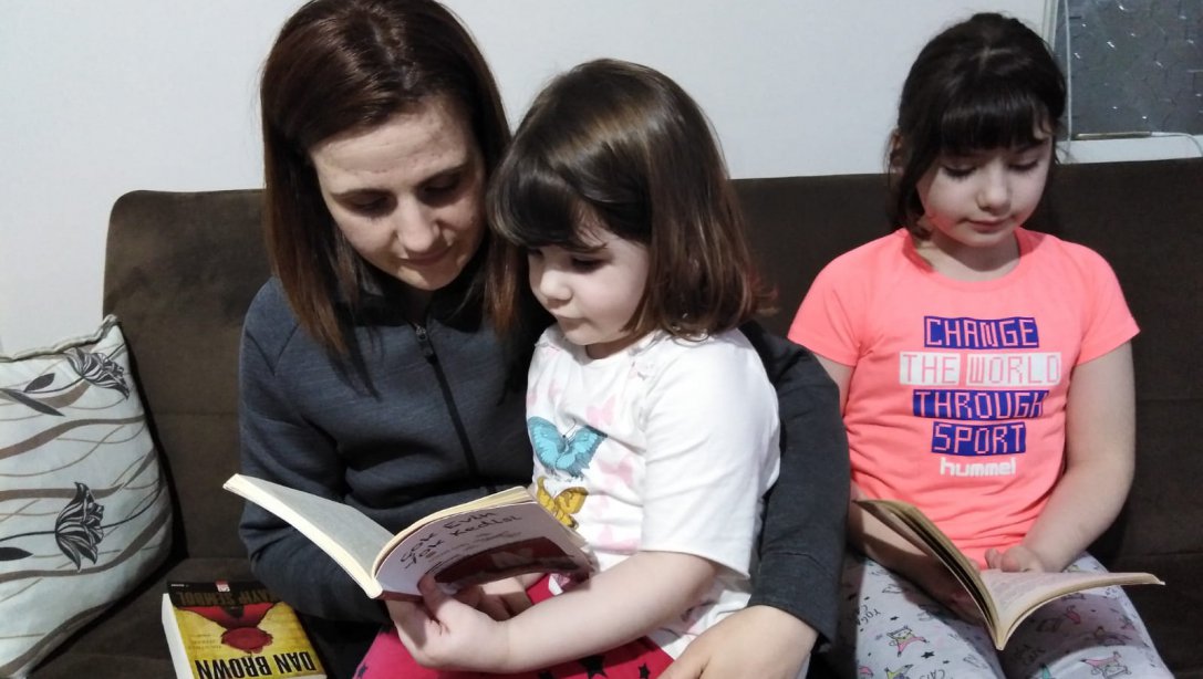 2023 Eğitim Vizyonu Edirne, Edirne Okuyor Projemiz Kapsamında Edirne Geneli Kitap Okuma Etkinliğimizin Üçüncüsünü 30 Mayıs 2020 Cumartesi Günü Gerçekleştirdik.