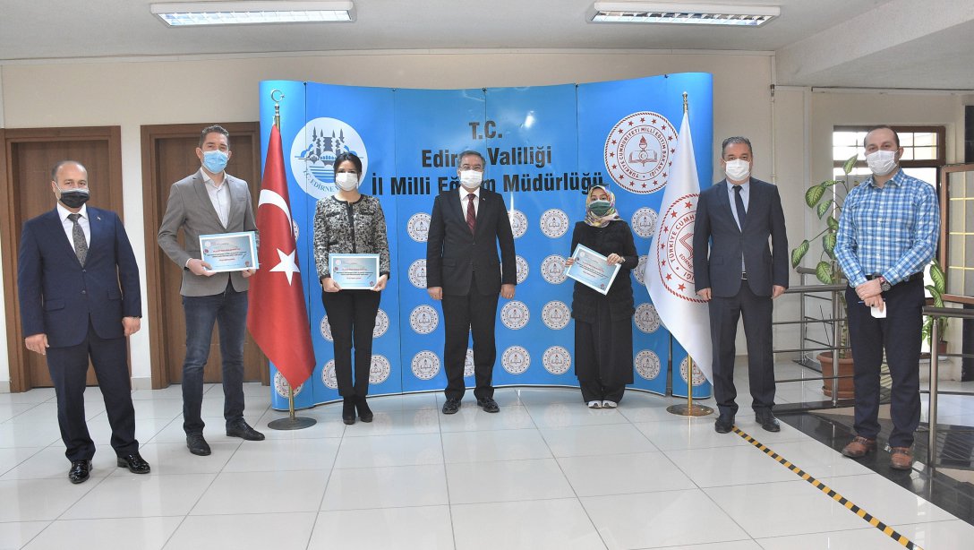 Öğretmenler Arası Çevrim İçi Genel Kültür Bilgi Yarışması Ödülleri Verildi.