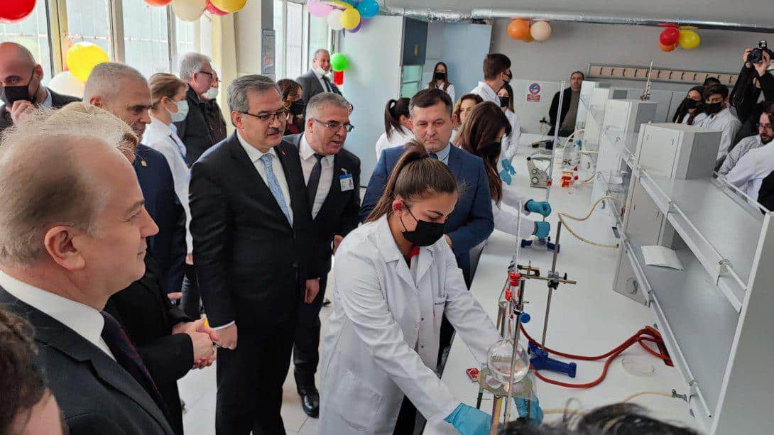 Uzunköprü Mimar Muslihiddin Mesleki ve Teknik Anadolu Lisesi Kimya Teknoloji Alanı Laboratuvarının Açılışı Gerçekleştirildi.