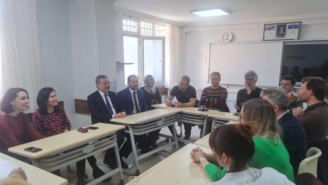 İl Millî Eğitim Müdürümüz Sayın Dr. Önder Arpacı, Proje Kapsamında 5 Farklı Ülkeden Gelen Öğretmen ve Öğrenciler ile Bir Araya Geldi.