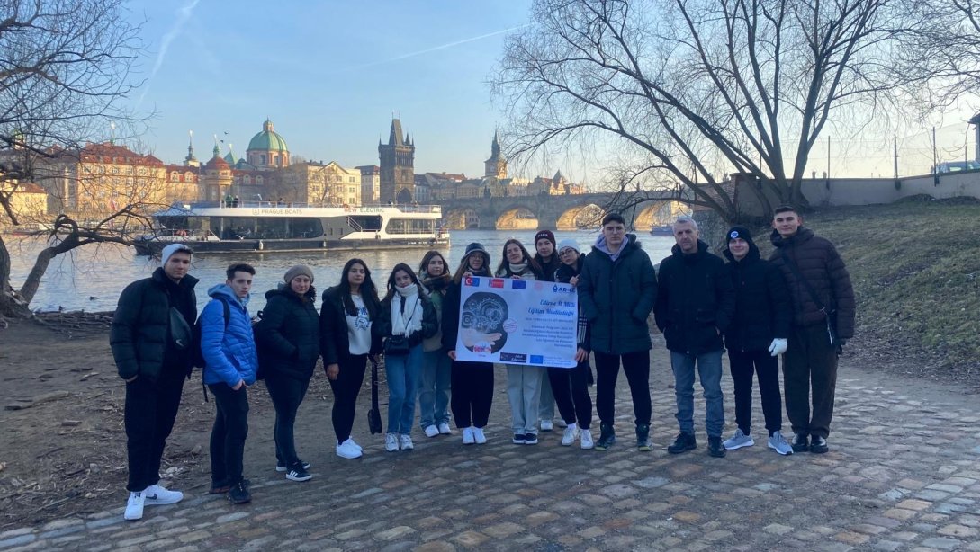 İlimiz Öğrencileri Müdürlüğümüzün Koordinatörlüğünde Yürütülen Proje Kapsamında Prag'ta Staj Görüyorlar.