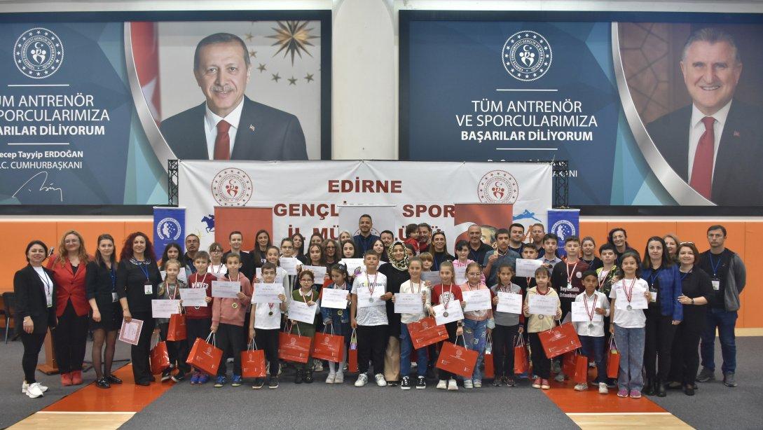 Akıl ve Zekâ Oyunları Turnuvası Edirne İl Finali Düzenlenen Ödül Töreni ile Sona Erdi.