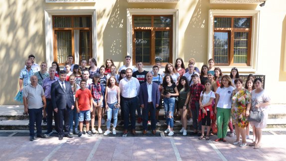 Arnavutluk Cumhuriyetinde Türkçe Eğitim Gören Öğrencilerden İl Millî Eğitim Müdürümüze Ziyaret.