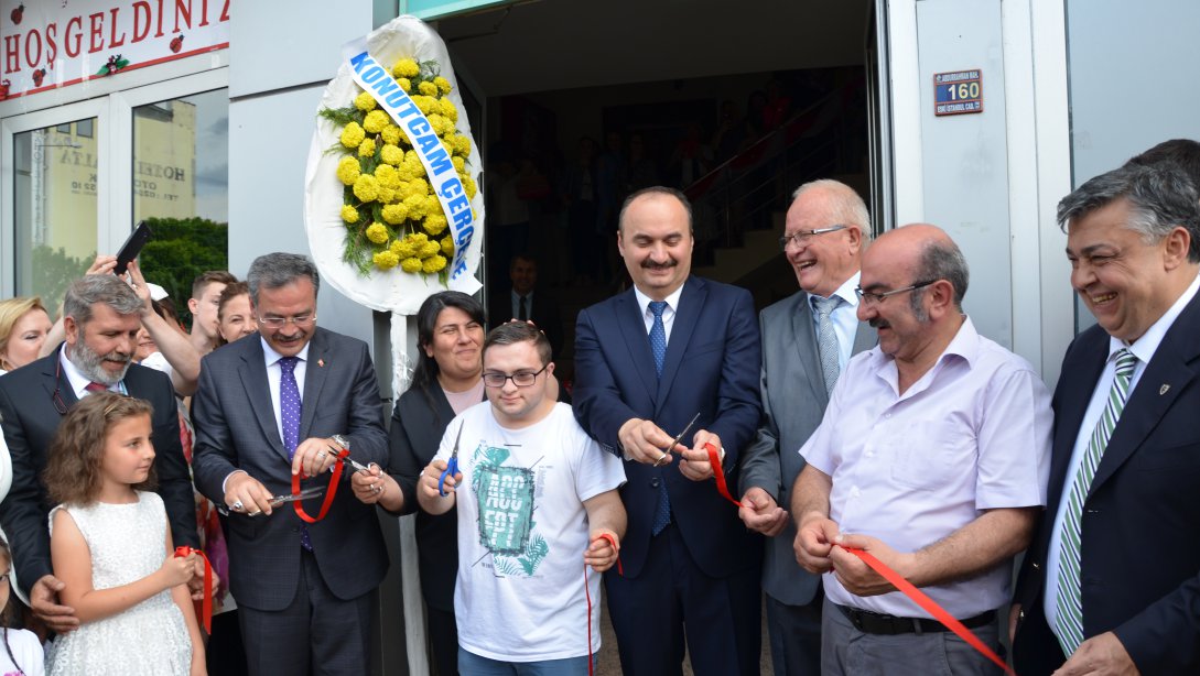 Edirne Halk Eğitimi Merkezi Yılsonu Sergi Açılışı  Gerçekleştirildi.