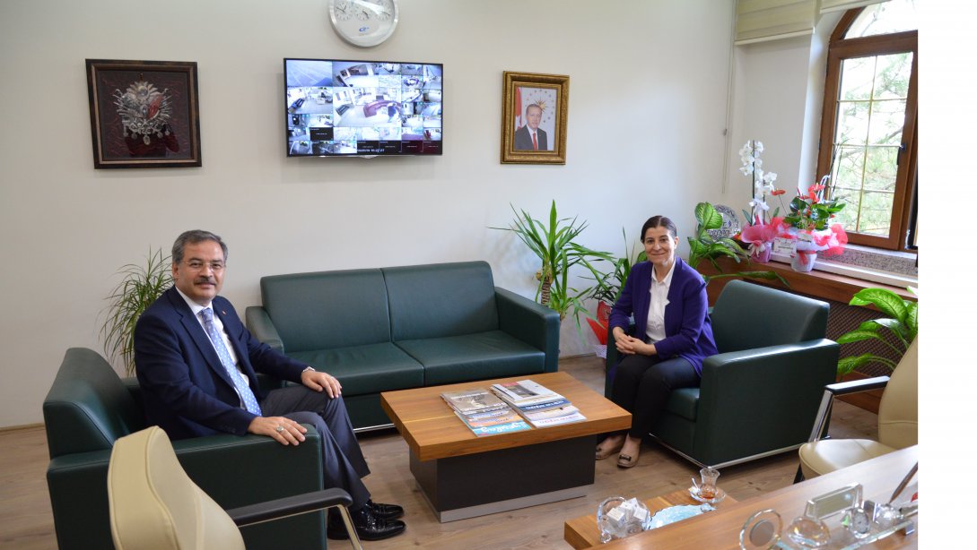 Edirne Milletvekilimiz Sayın Fatma Aksal, İl Milli Eğitim Müdürümüz Dr. Önder Arpacı'yı ziyaret etti. 