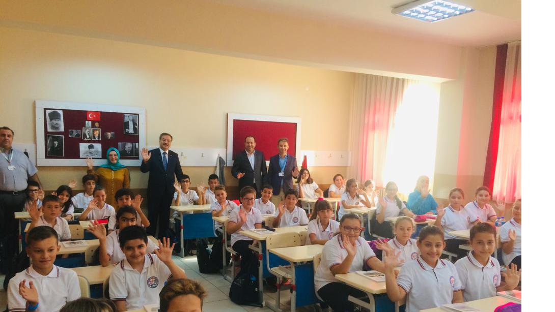 İl Millî Eğitim Müdürümüz Sayın Dr. Önder Arpacı, Gazi Osman Paşa Ortaokulunda 5.Sınıf Öğrencilerini Ziyaret etti.