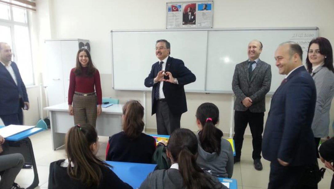 İl Millî Eğitim Müdürümüz Sayın Dr. Önder Arpacı İpsala Atatürk Ortaokulunu Ziyaret Etti.