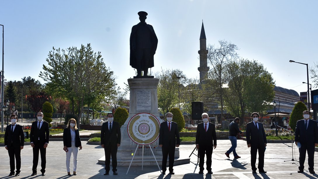 Gazi Meclis'imizin Açılışının 100. Yılı 23 Nisan Ulusal Egemenlik ve Çocuk Bayramı İl Kutlama Programı Atatürk Anıtına Çelenk Sunma Töreni İle Başladı.