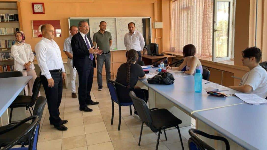 İl Millî Eğitim Müdürümüz Sayın Dr. Önder Arpacı, Edirne Yıldırım Beyazıt Anadolu Lisesi'ni Ziyaret Etti.