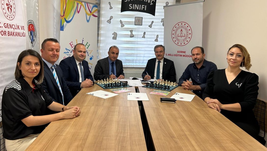 Edirne İl Millî Eğitim Müdürlüğümüz ile Edirne Gençlik ve Spor İl Müdürlüğü ile Türkiye Satranç Federasyonu arasında Minik Hamleler Projesi Protokolü imzalandı.