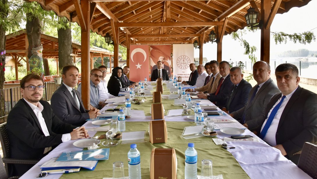 İlçe Millî Eğitim Müdürleri Kurulu Sene Başı Toplantısı, İl Millî Eğitim Müdürümüz Sayın Ferhat Yılmaz Başkanlığında Gerçekleştirildi.