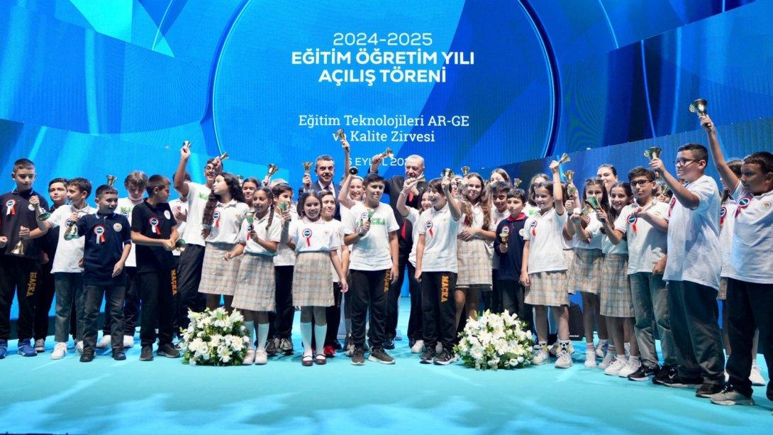 CUMHURBAŞKANI ERDOĞAN VE BAKAN TEKİN, 2024-2025 EĞİTİM ÖĞRETİM YILI AÇILIŞ TÖRENİ VE ETAK 24 ZİRVESİ'NE KATILDI