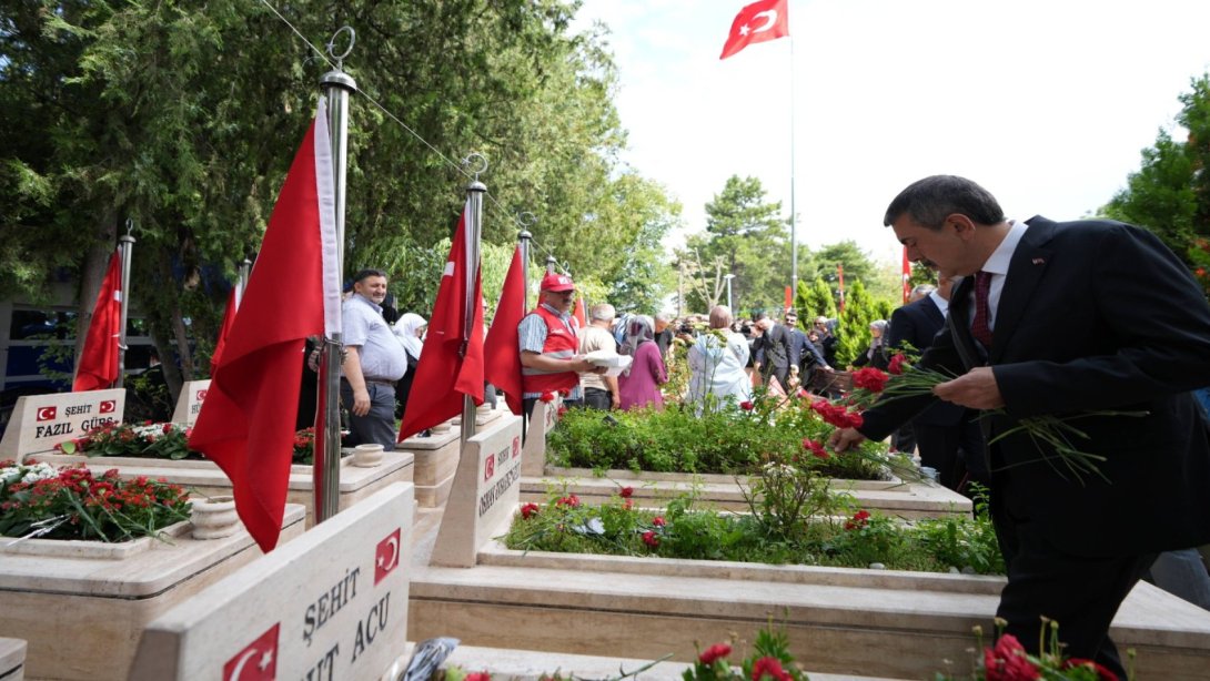 BAKAN TEKİN'DEN "15 TEMMUZ DEMOKRASİ VE MİLLÎ BİRLİK GÜNÜ" MESAJI