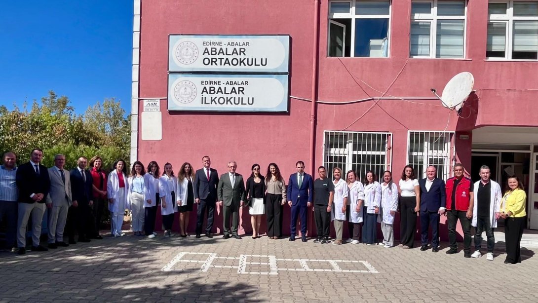 Vakıflar Bölge Müdürlüğünden Öğrencilerimize Kırtasiye ve Kitap Desteği