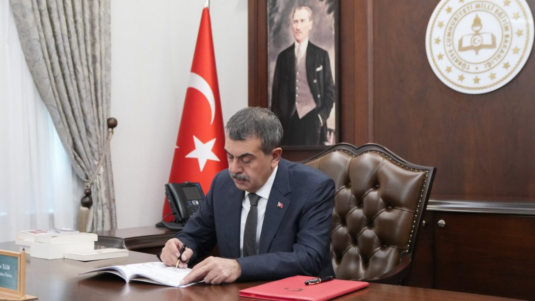 BAKAN TEKİN'DEN YENİ EĞİTİM ÖĞRETİM YILI DOLAYISIYLA ÖĞRETMENLERE VE BAKANLIK PERSONELİNE VİDEO MESAJ