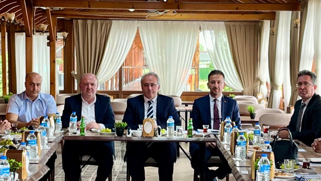 Sınavla Öğrenci Alan Okullarımızın Müdürlerinin Değerlendirme Toplantısı Gerçekleştirildi.