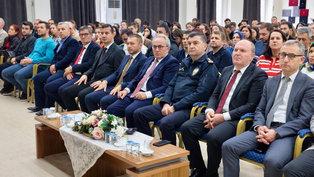 Okul Güvenliği Eğitimleri Kapsamında "Dijital Riskler Semineri" Gerçekleştirildi